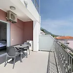 Nirvana Homes Apartament