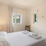 Nirvana Homes Apartament *